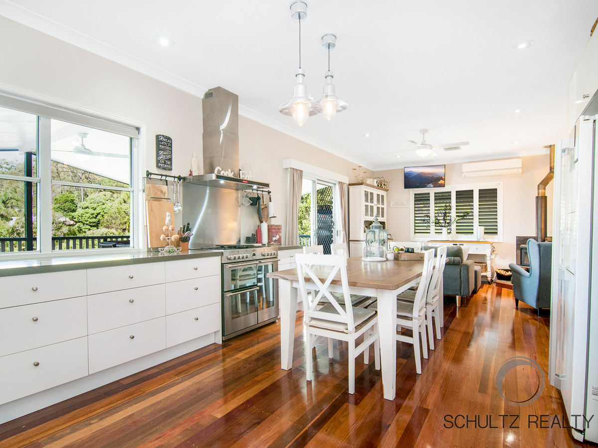 13 Rae Court, Mount Warren Park, Australia 4207, 5 Bedrooms Bedrooms, ,3 BathroomsBathrooms,House,Sold,Rae Court,1146