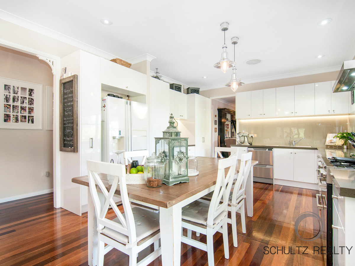 13 Rae Court, Mount Warren Park, Australia 4207, 5 Bedrooms Bedrooms, ,3 BathroomsBathrooms,House,Sold,Rae Court,1146