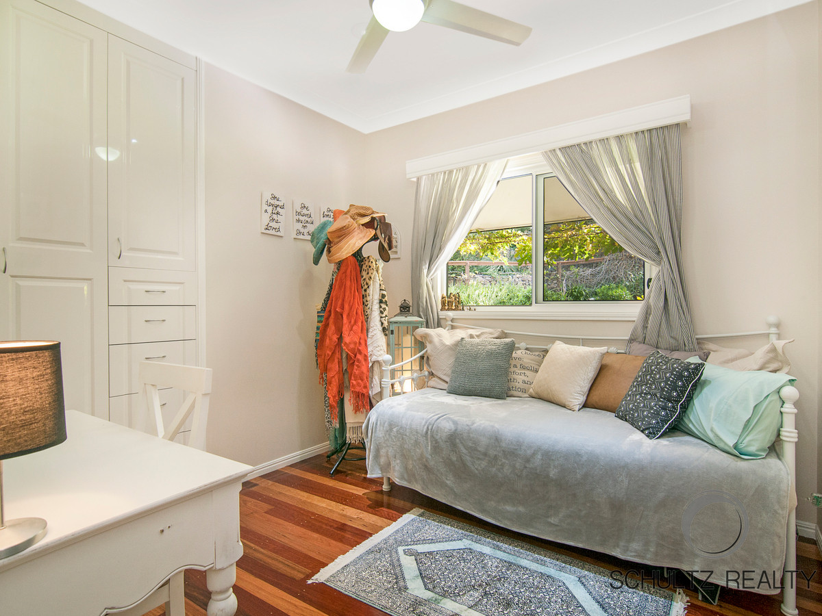 13 Rae Court, Mount Warren Park, Australia 4207, 5 Bedrooms Bedrooms, ,3 BathroomsBathrooms,House,Sold,Rae Court,1146
