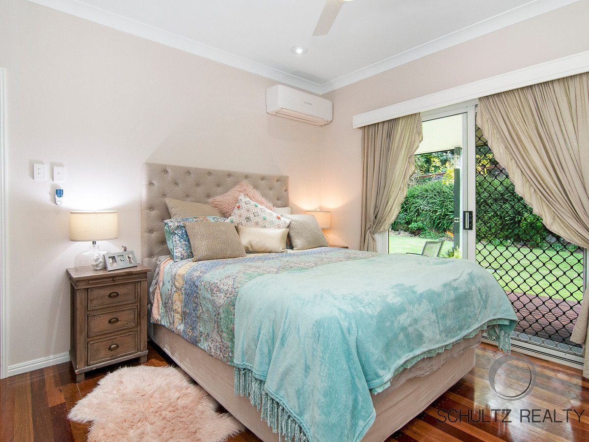 13 Rae Court, Mount Warren Park, Australia 4207, 5 Bedrooms Bedrooms, ,3 BathroomsBathrooms,House,Sold,Rae Court,1146