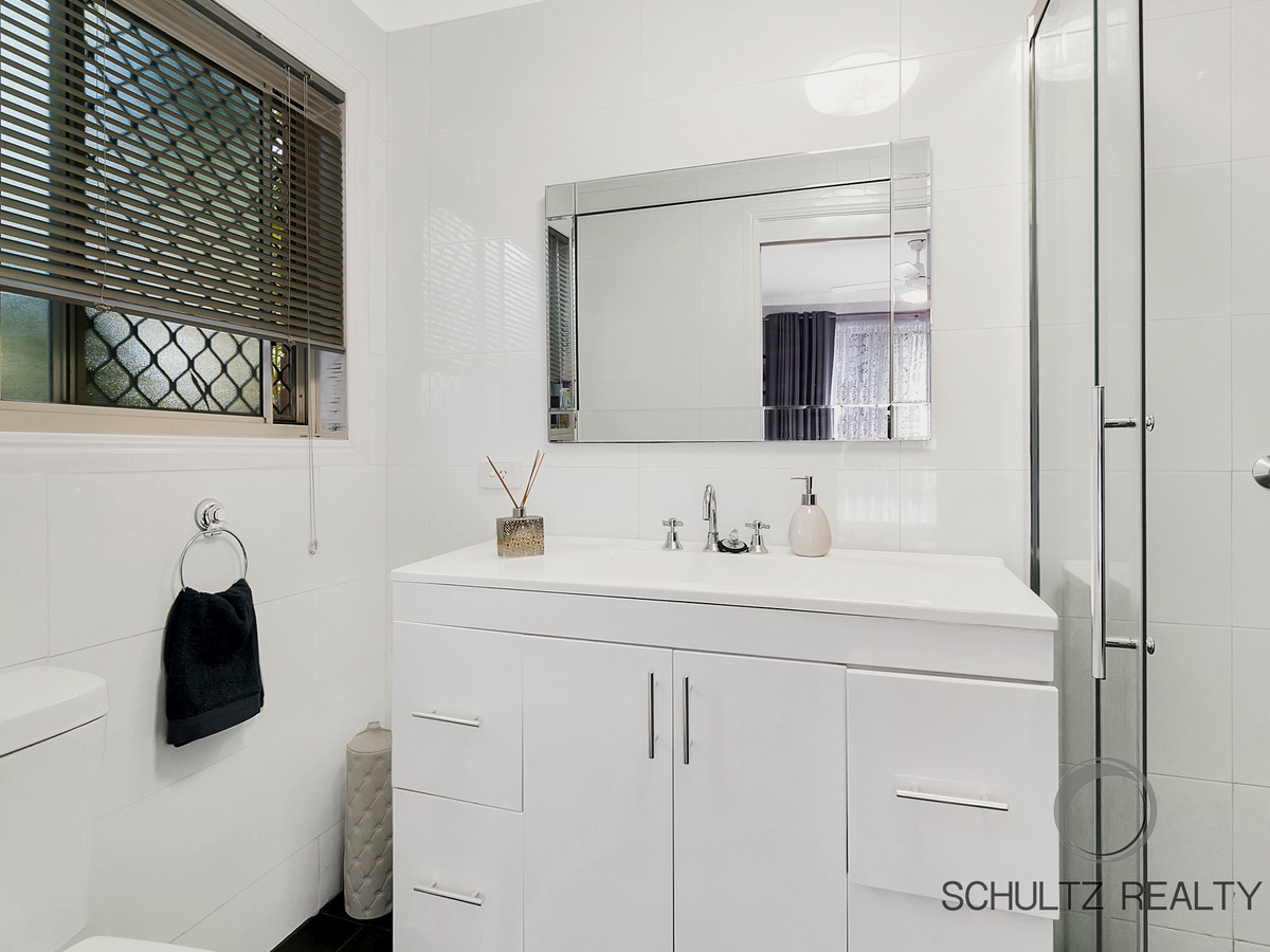28 Holly Crescent, Windaroo, Australia 4207, 4 Bedrooms Bedrooms, ,2 BathroomsBathrooms,House,For sale,Holly Crescent,1159