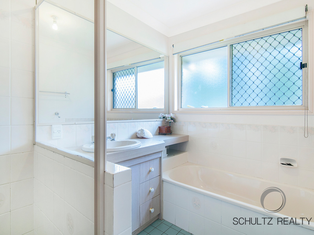24 Manning Court, Mount Warren Park, Australia 4207, 4 Bedrooms Bedrooms, ,2 BathroomsBathrooms,House,Sold,Manning Court,1161