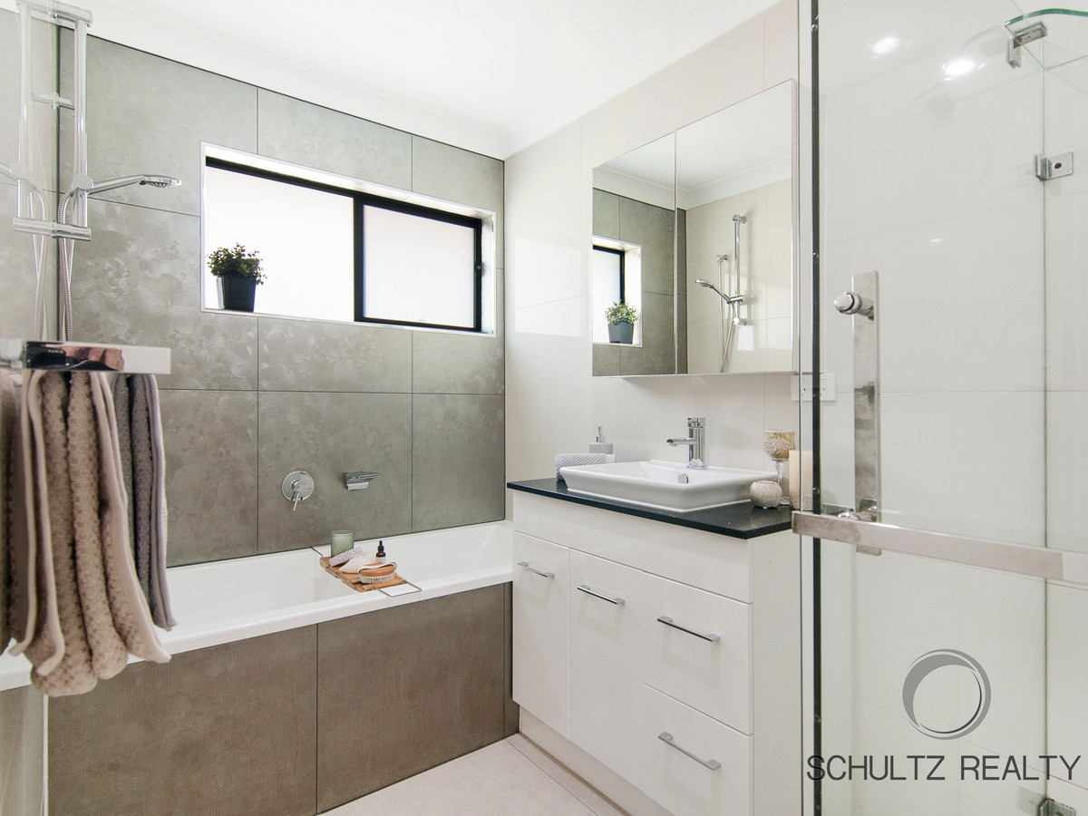 130 Mount Warren Boulevard, Mount Warren Park, Australia 4207, 5 Bedrooms Bedrooms, ,2 BathroomsBathrooms,House,Sold,Mount Warren Boulevard,1160