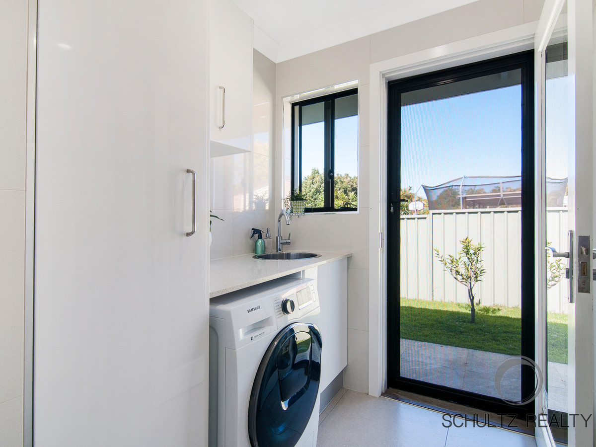 130 Mount Warren Boulevard, Mount Warren Park, Australia 4207, 5 Bedrooms Bedrooms, ,2 BathroomsBathrooms,House,Sold,Mount Warren Boulevard,1160