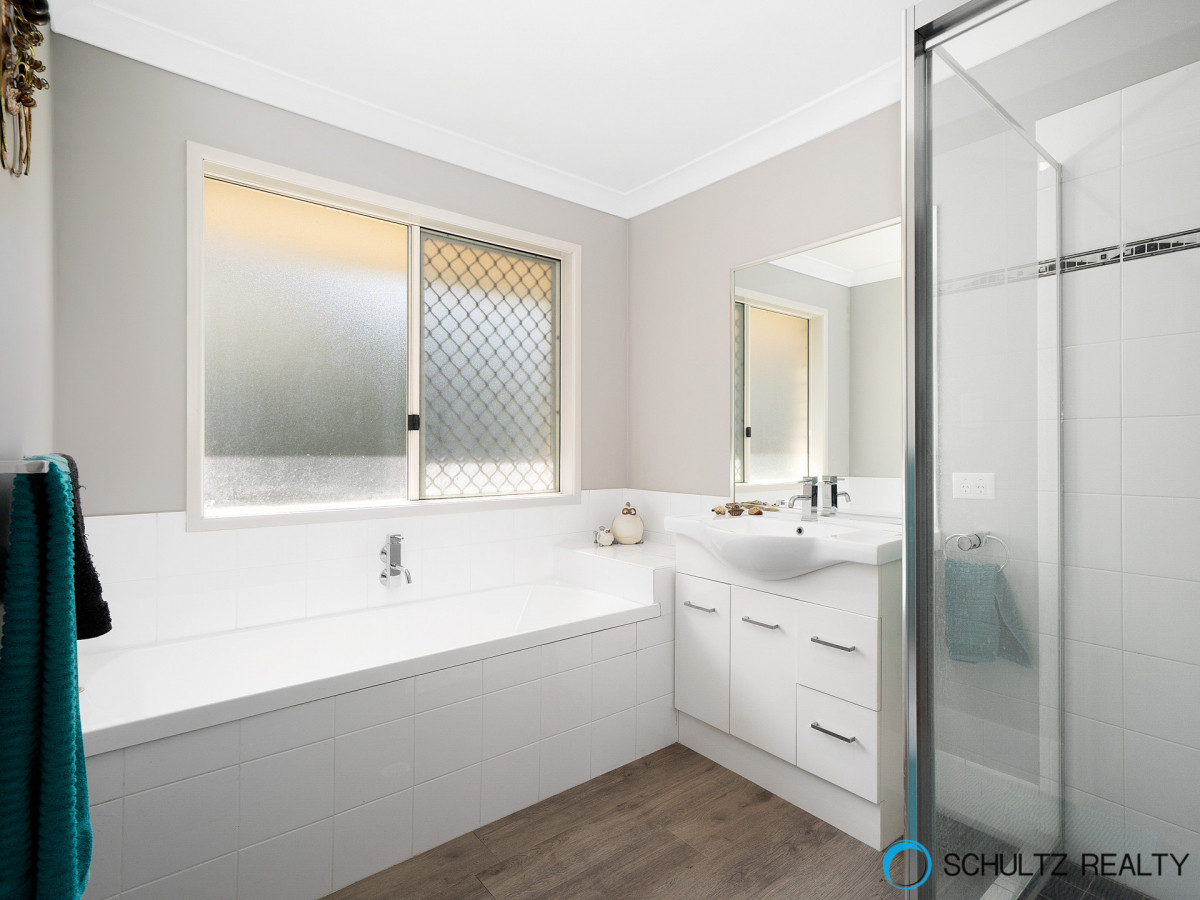 30 Lenna Court, Mount Warren Park, Australia 4207, 4 Bedrooms Bedrooms, ,2 BathroomsBathrooms,House,Sold,Lenna Court,1165