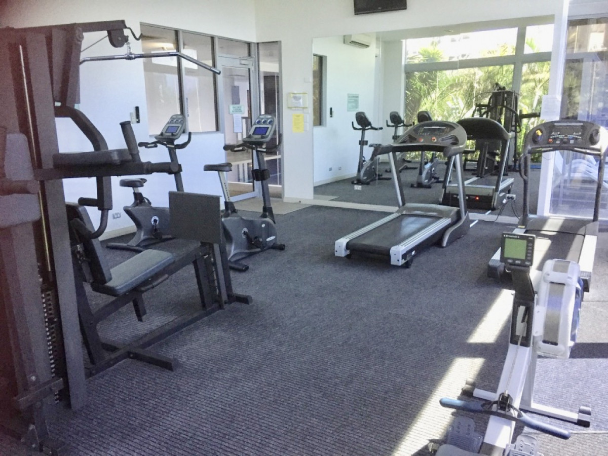 4 Como Crescent, Southport, Australia 4215, 2 Bedrooms Bedrooms, ,2 BathroomsBathrooms,Apartment,For sale,Como Crescent,1192