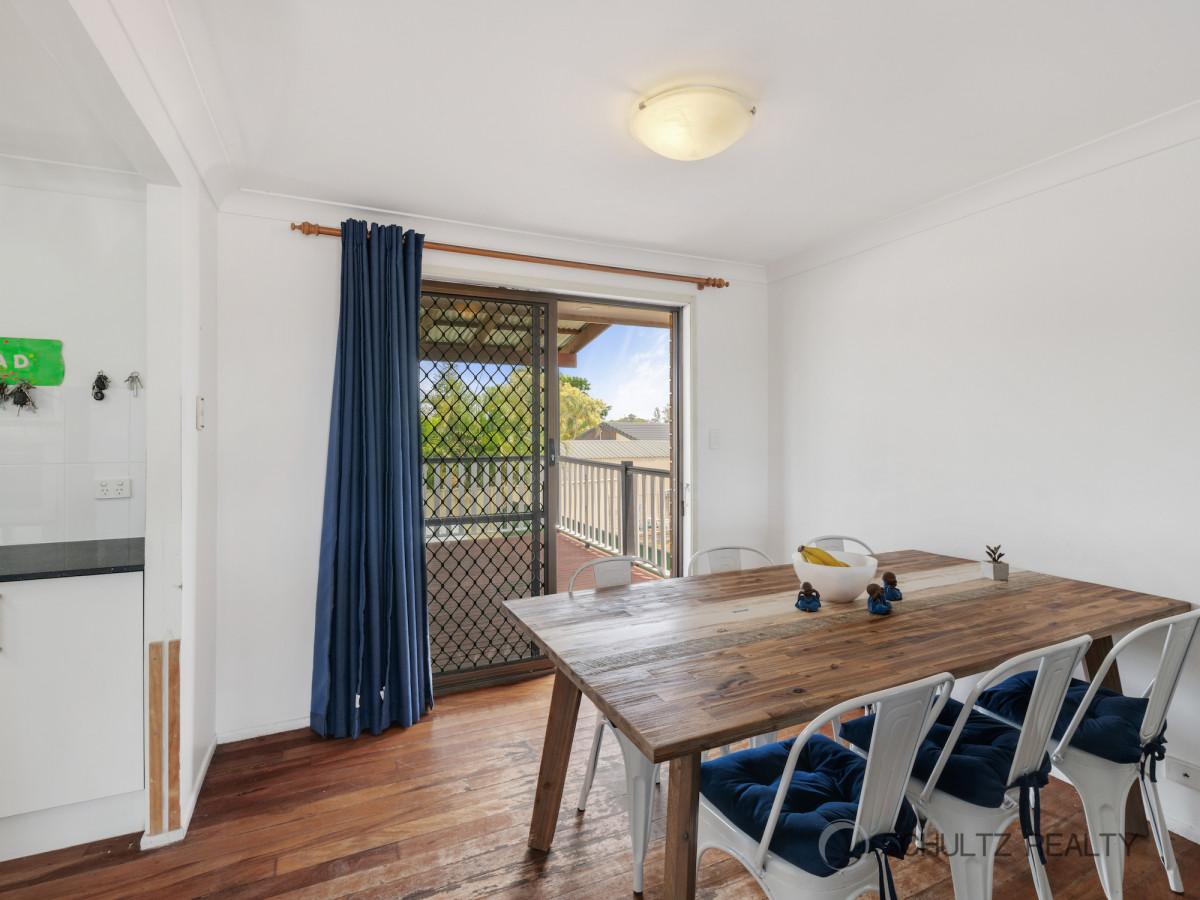 19 Vermont Crescent, Mount Warren Park, Australia 4207, 6 Bedrooms Bedrooms, ,2 BathroomsBathrooms,House,Sold,Vermont Crescent,1197