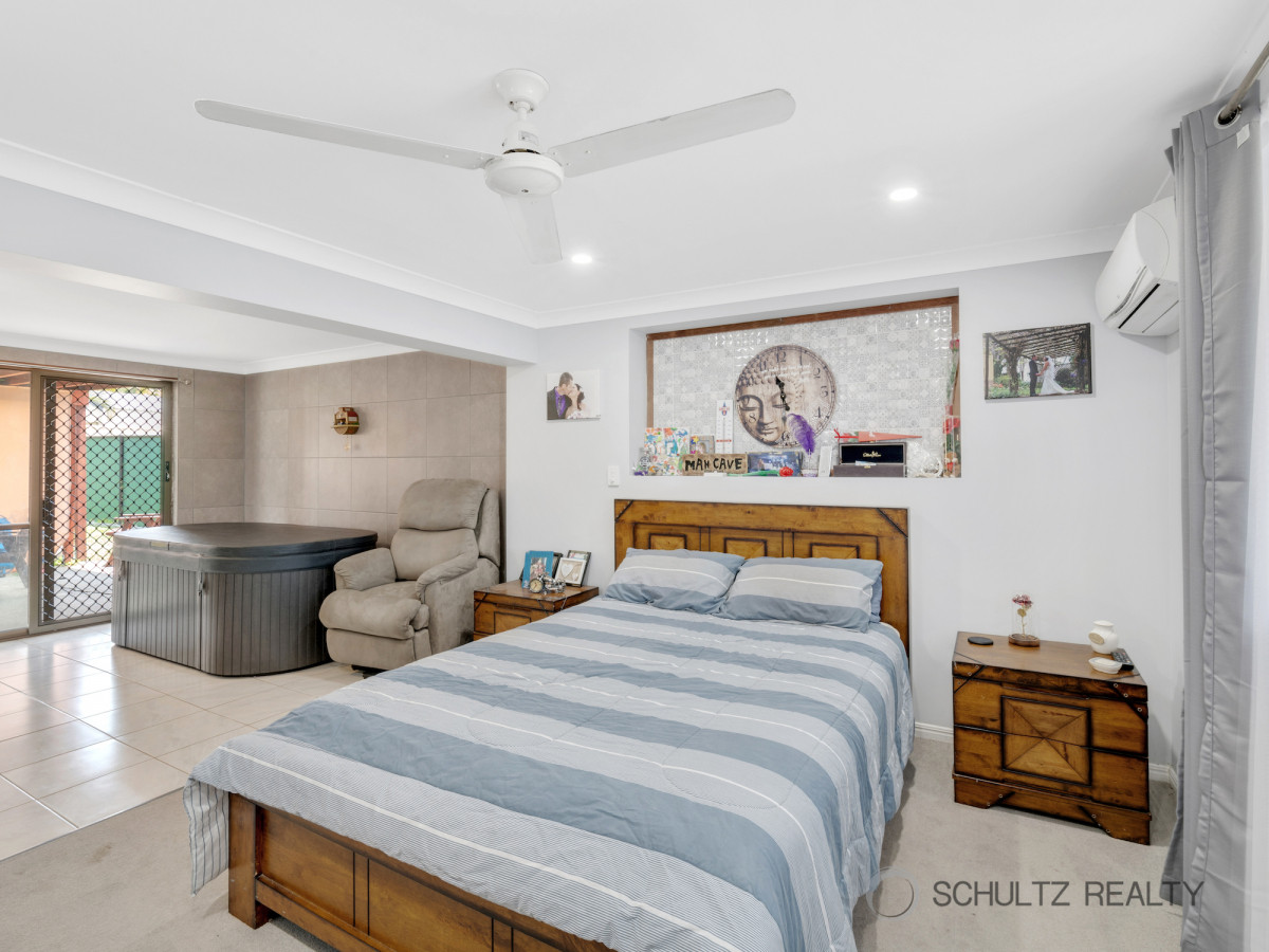 19 Vermont Crescent, Mount Warren Park, Australia 4207, 6 Bedrooms Bedrooms, ,2 BathroomsBathrooms,House,Sold,Vermont Crescent,1197