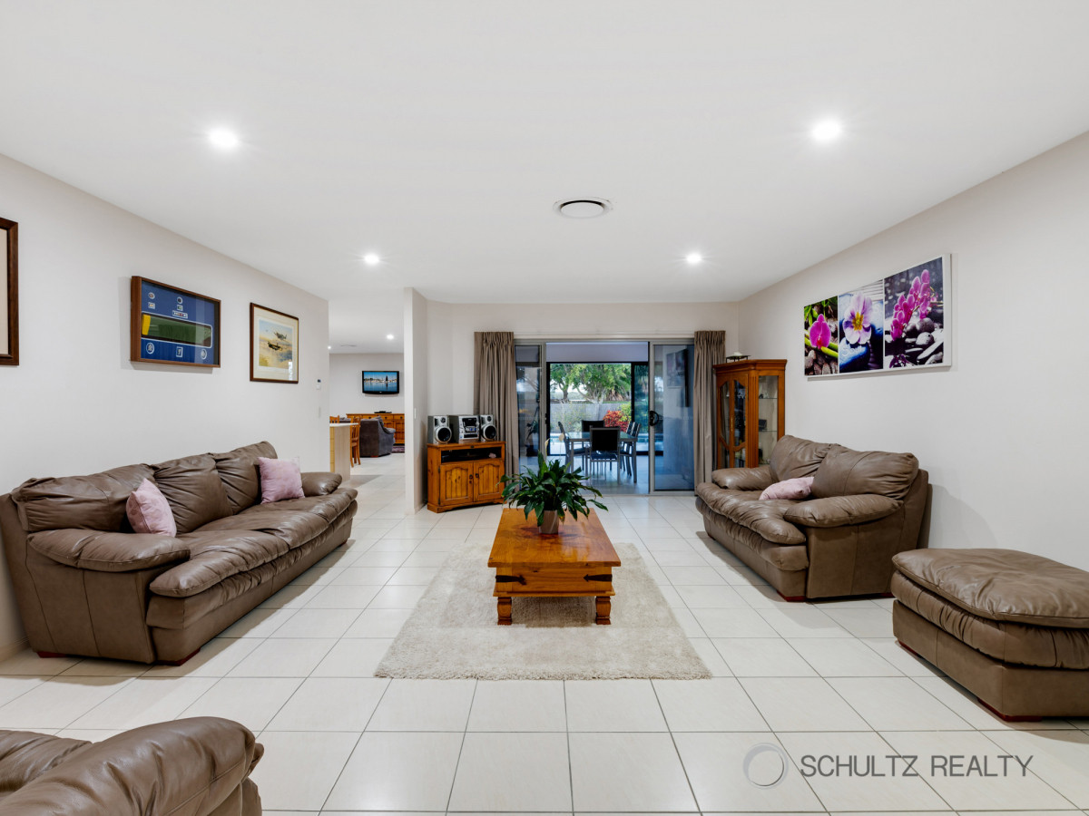 8 Marina Parade, Jacobs Well, Australia 4208, 4 Bedrooms Bedrooms, ,2 BathroomsBathrooms,House,Sold,Marina Parade,1203