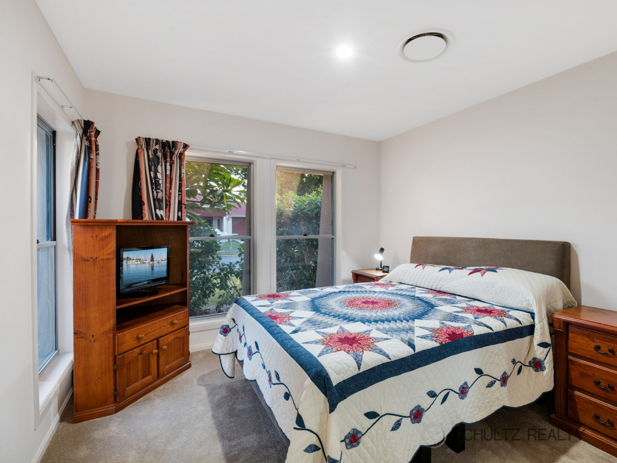8 Marina Parade, Jacobs Well, Australia 4208, 4 Bedrooms Bedrooms, ,2 BathroomsBathrooms,House,Sold,Marina Parade,1203