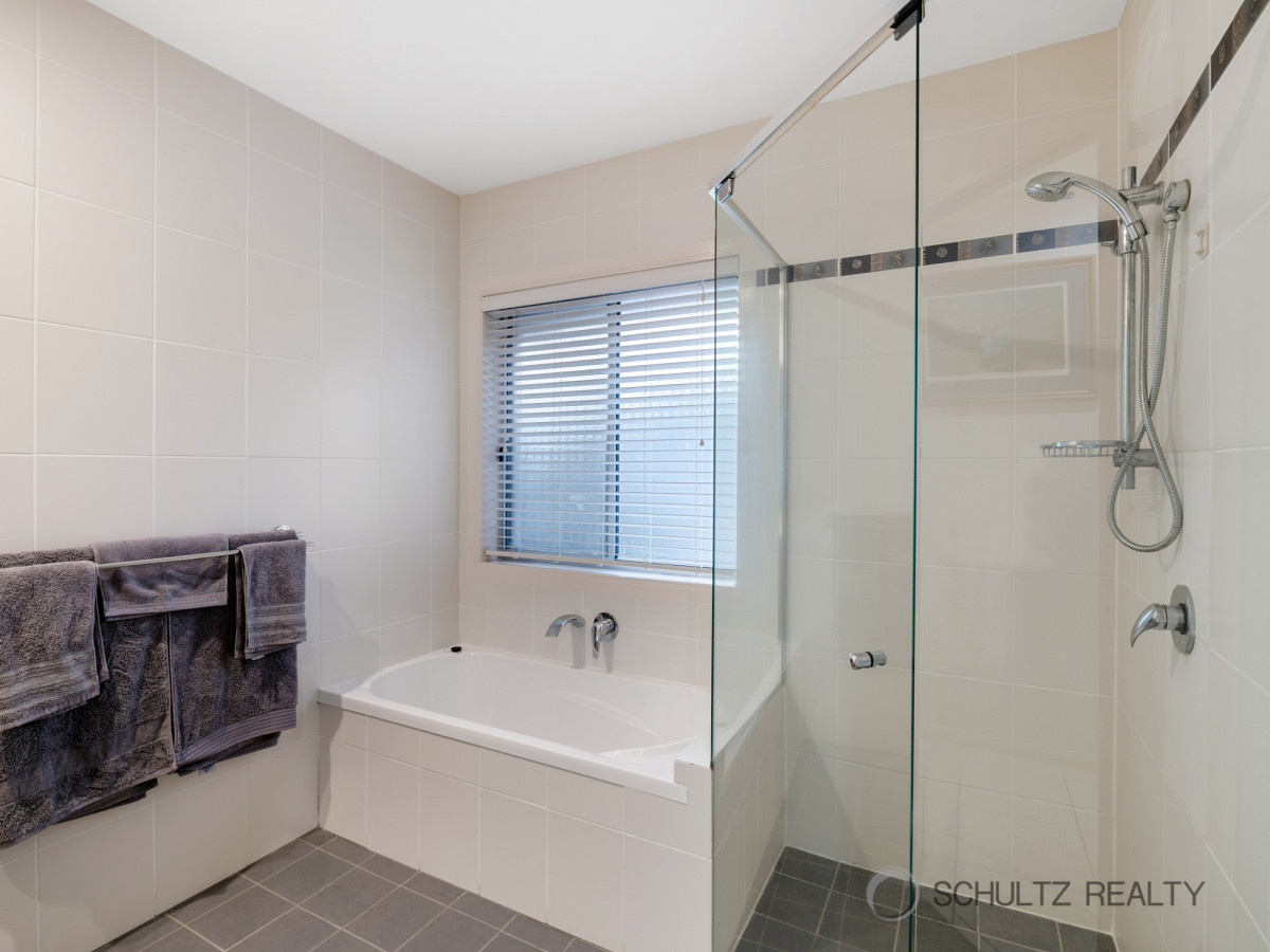 8 Marina Parade, Jacobs Well, Australia 4208, 4 Bedrooms Bedrooms, ,2 BathroomsBathrooms,House,Sold,Marina Parade,1203