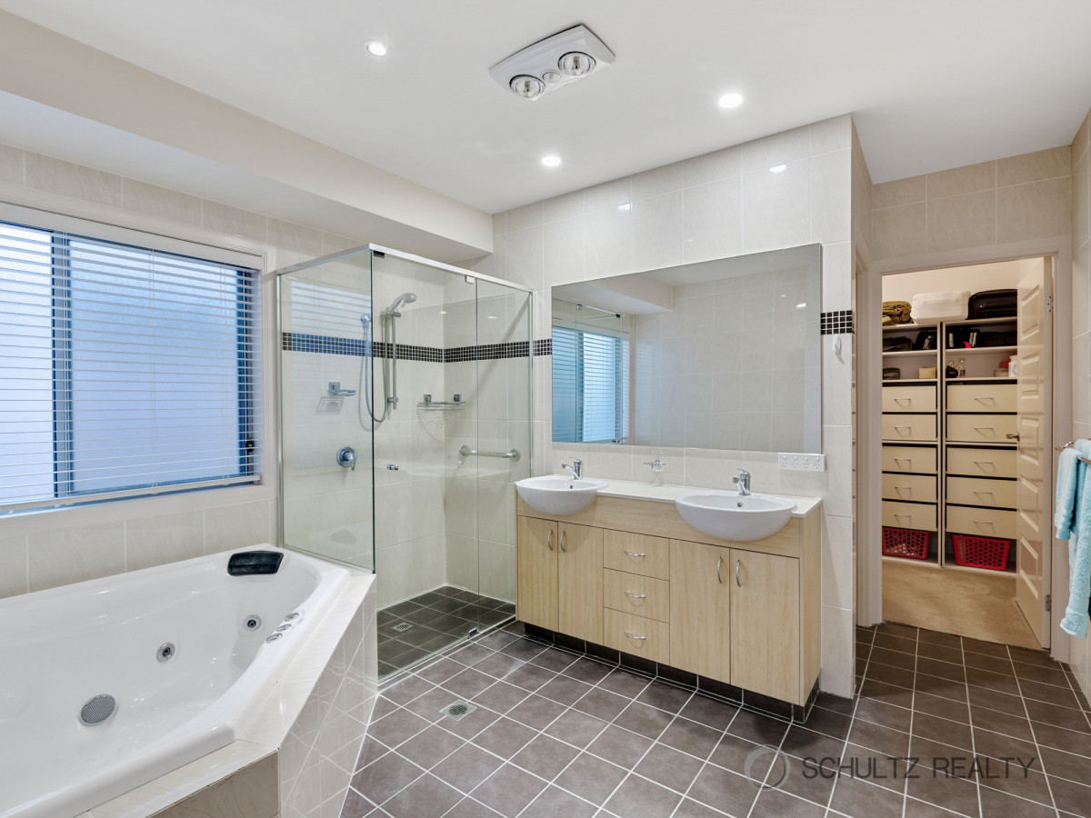 8 Marina Parade, Jacobs Well, Australia 4208, 4 Bedrooms Bedrooms, ,2 BathroomsBathrooms,House,Sold,Marina Parade,1203