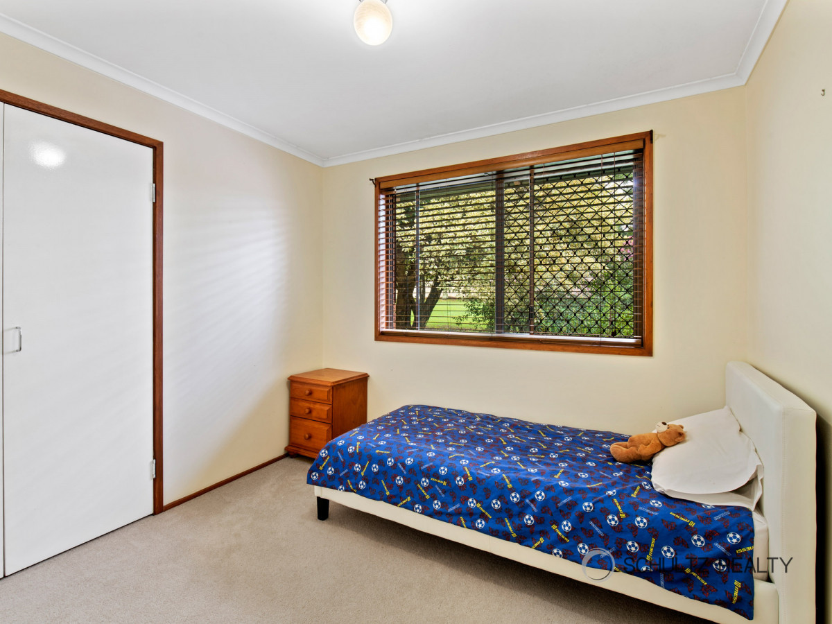 7 Eastwell Court, Mount Warren Park, Australia 4207, 5 Bedrooms Bedrooms, ,2 BathroomsBathrooms,House,Sold,Eastwell Court,1204