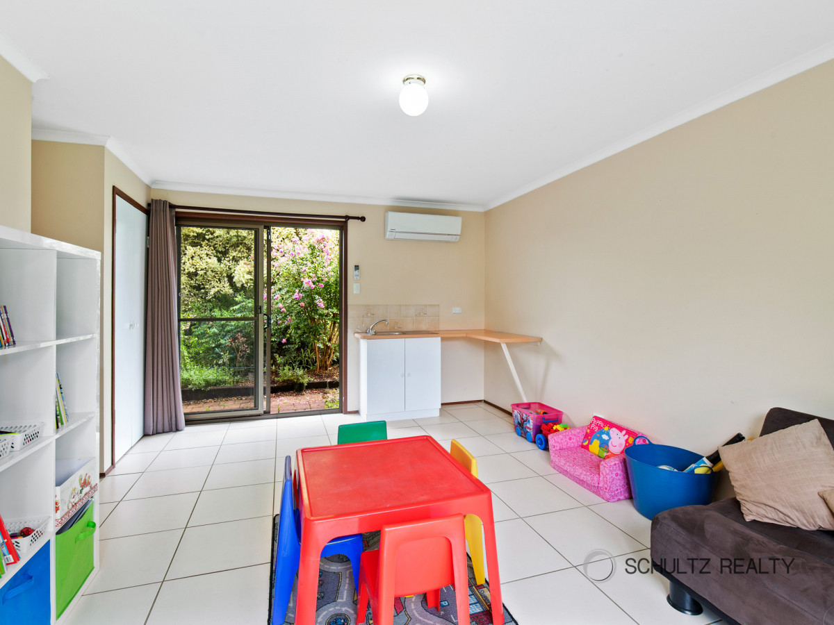7 Eastwell Court, Mount Warren Park, Australia 4207, 5 Bedrooms Bedrooms, ,2 BathroomsBathrooms,House,Sold,Eastwell Court,1204