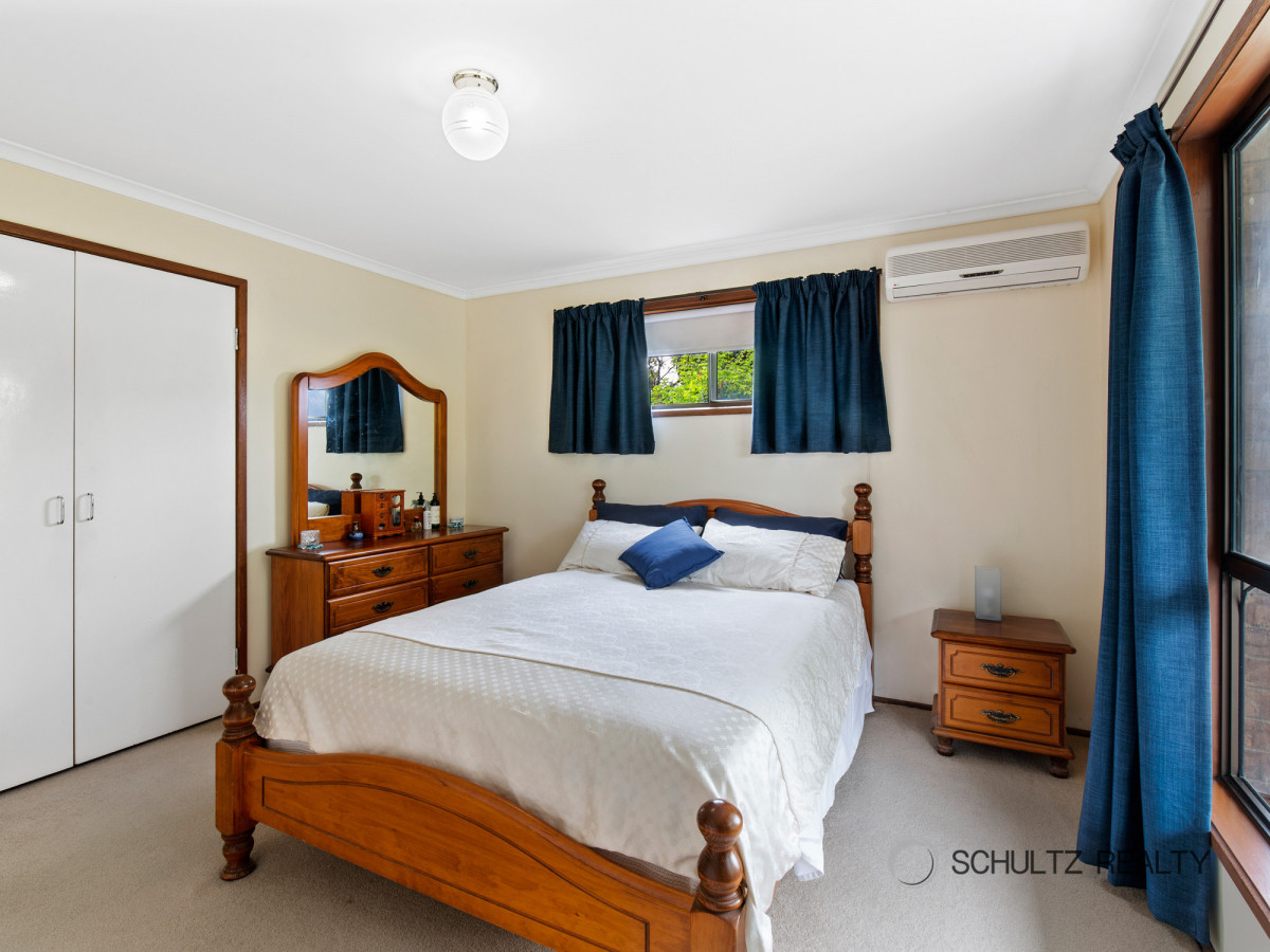 7 Eastwell Court, Mount Warren Park, Australia 4207, 5 Bedrooms Bedrooms, ,2 BathroomsBathrooms,House,Sold,Eastwell Court,1204