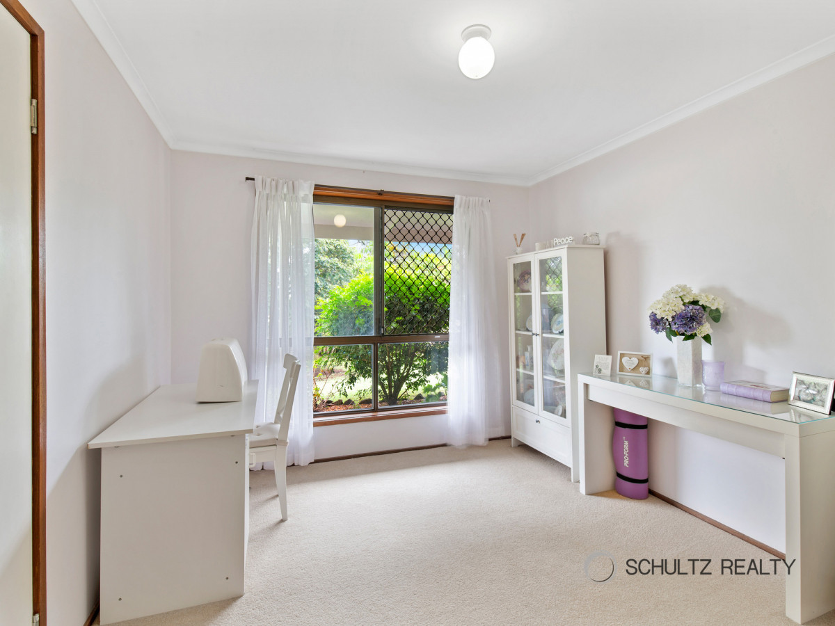 7 Eastwell Court, Mount Warren Park, Australia 4207, 5 Bedrooms Bedrooms, ,2 BathroomsBathrooms,House,Sold,Eastwell Court,1204