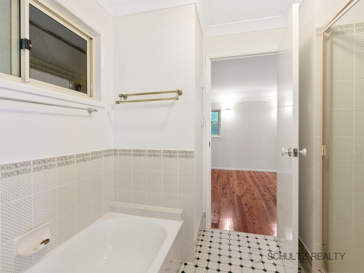 9 Lyn Court, Mount Warren Park, Australia 4207, 4 Bedrooms Bedrooms, ,2 BathroomsBathrooms,House,Sold,Lyn Court,1207