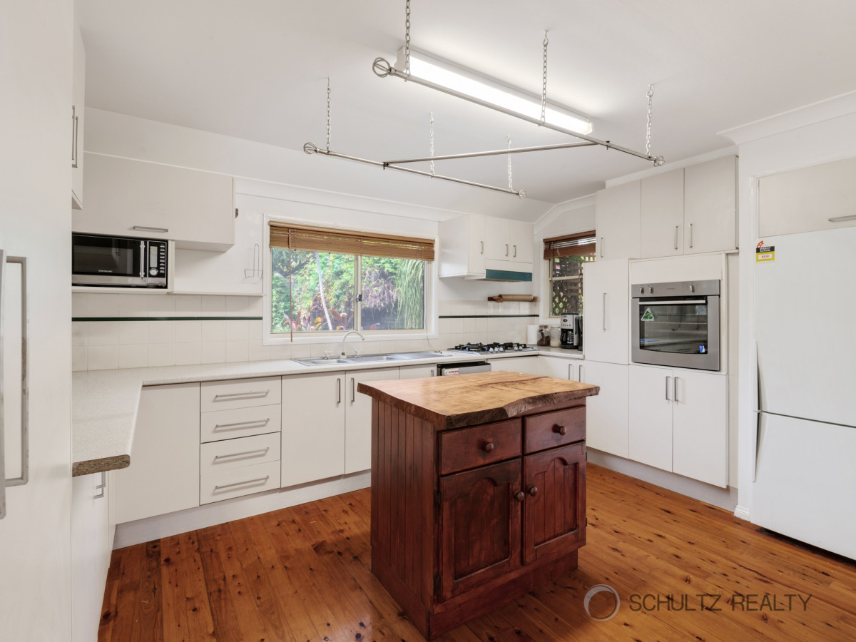 9 Lyn Court, Mount Warren Park, Australia 4207, 4 Bedrooms Bedrooms, ,2 BathroomsBathrooms,House,Sold,Lyn Court,1207