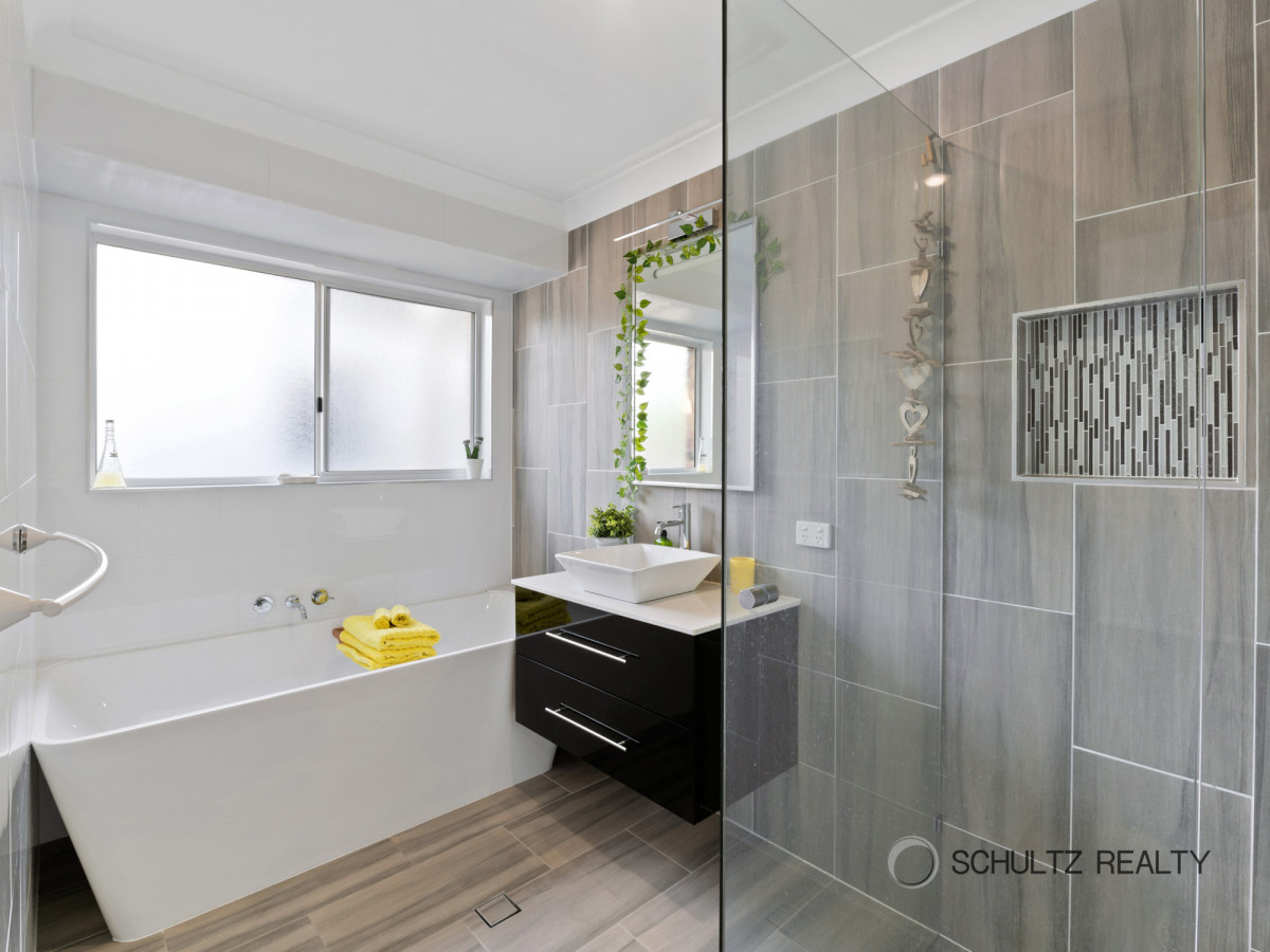 15 Shona Court, Mount Warren Park, Australia 4207, 4 Bedrooms Bedrooms, ,2 BathroomsBathrooms,House,Sold,Shona Court,1206