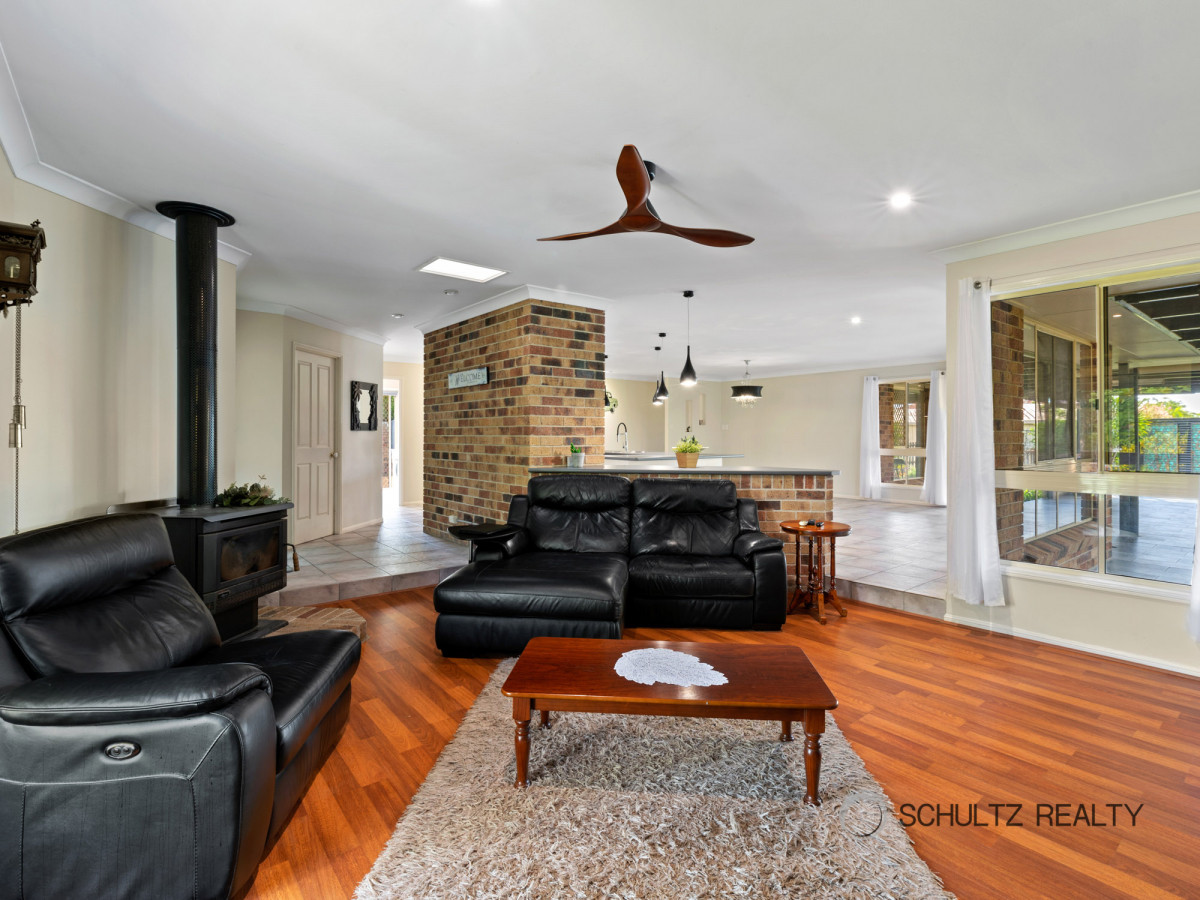 15 Shona Court, Mount Warren Park, Australia 4207, 4 Bedrooms Bedrooms, ,2 BathroomsBathrooms,House,Sold,Shona Court,1206