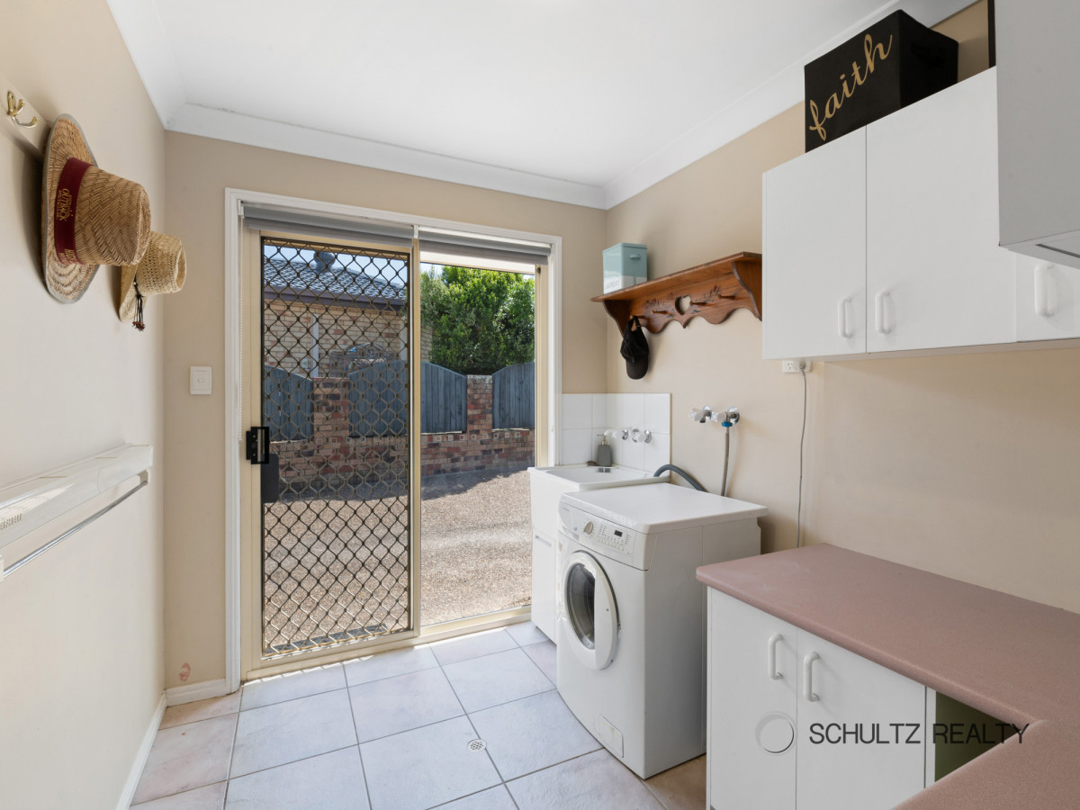 15 Shona Court, Mount Warren Park, Australia 4207, 4 Bedrooms Bedrooms, ,2 BathroomsBathrooms,House,Sold,Shona Court,1206