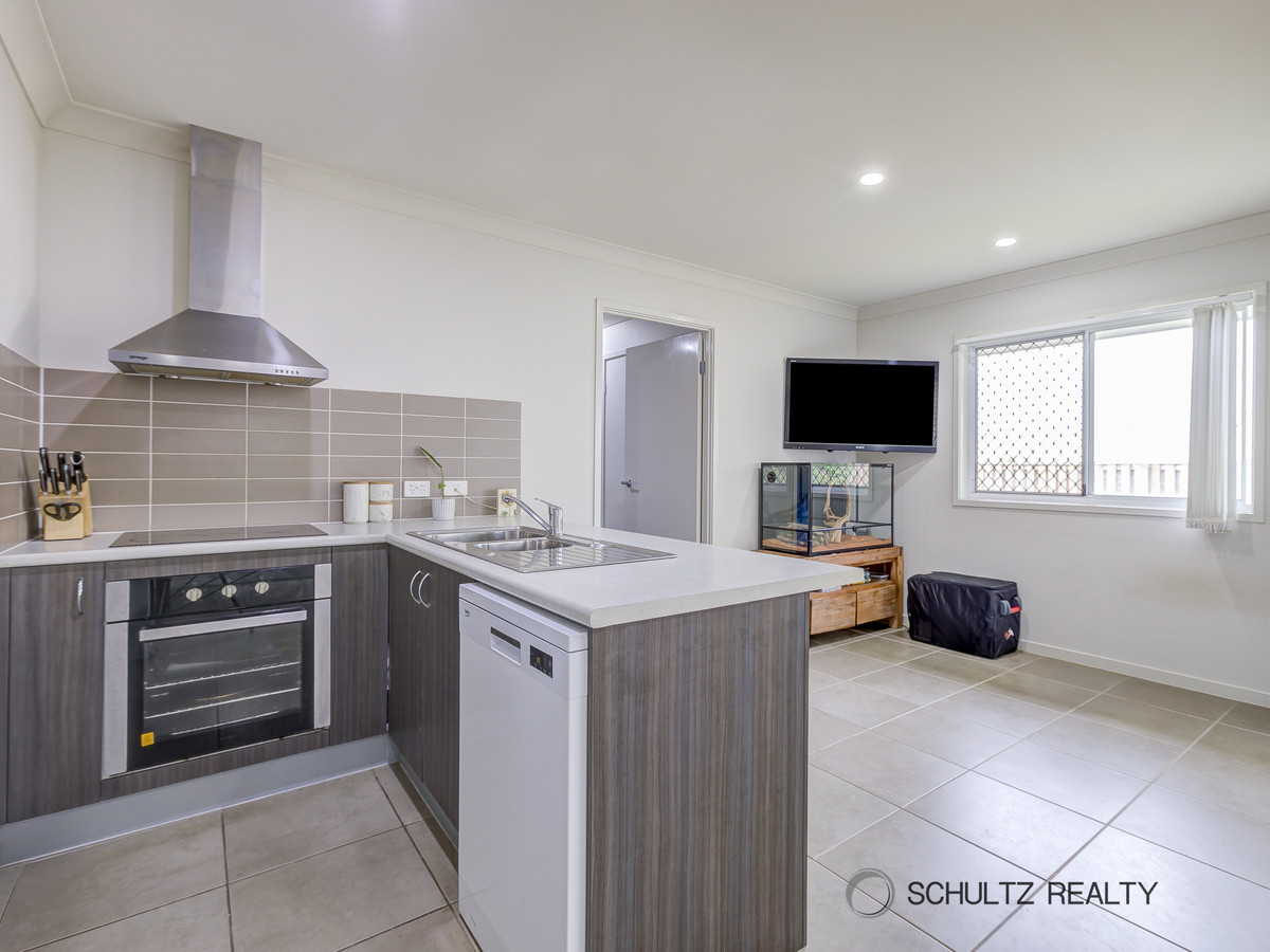 16 Bahrs Point Drive, Bahrs Scrub, Australia 4207, 2 Bedrooms Bedrooms, ,1 BathroomBathrooms,Duplex,Sold,Bahrs Point Drive,1216