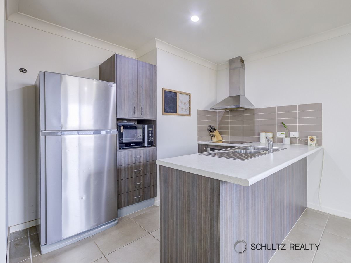 16 Bahrs Point Drive, Bahrs Scrub, Australia 4207, 2 Bedrooms Bedrooms, ,1 BathroomBathrooms,Duplex,Sold,Bahrs Point Drive,1216