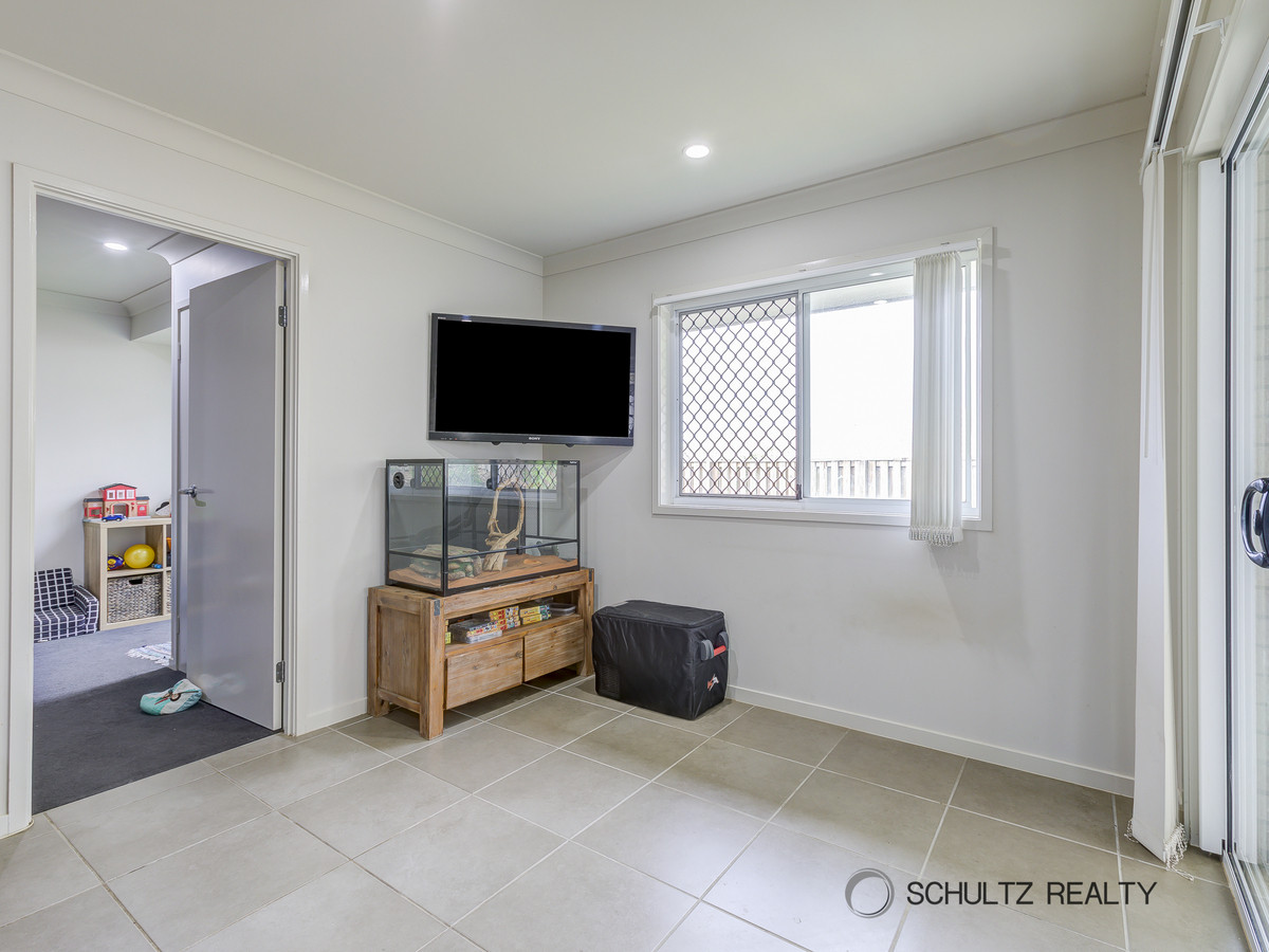 16 Bahrs Point Drive, Bahrs Scrub, Australia 4207, 2 Bedrooms Bedrooms, ,1 BathroomBathrooms,Duplex,Sold,Bahrs Point Drive,1216