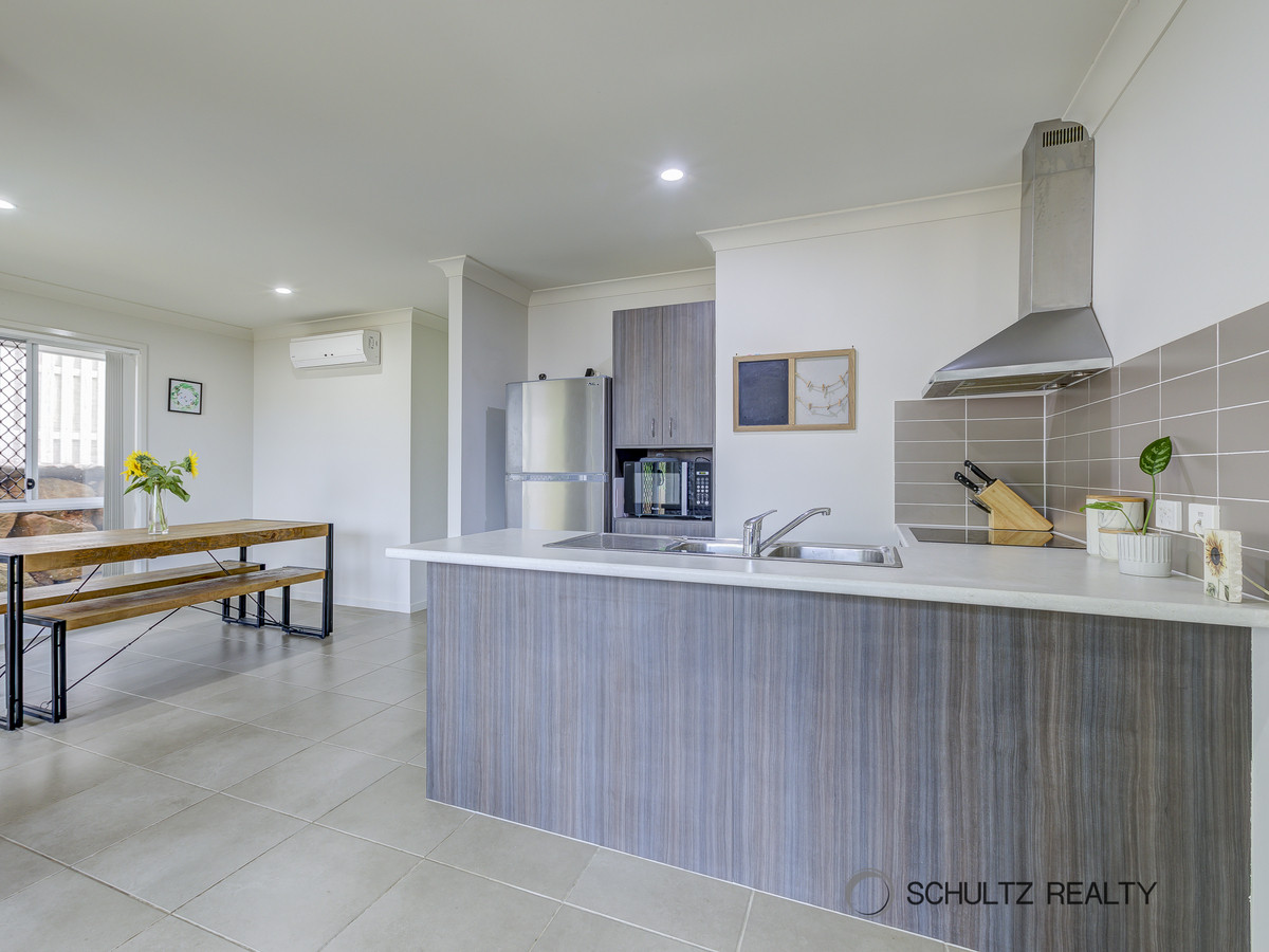 16 Bahrs Point Drive, Bahrs Scrub, Australia 4207, 2 Bedrooms Bedrooms, ,1 BathroomBathrooms,Duplex,Sold,Bahrs Point Drive,1216