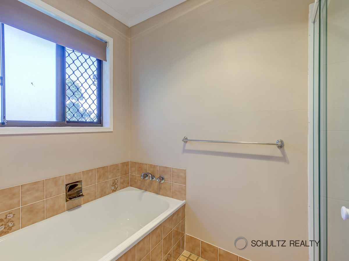 2 Molyu Court, Mount Warren Park, Australia 4207, 3 Bedrooms Bedrooms, ,1 BathroomBathrooms,House,Sold,Molyu Court,1225