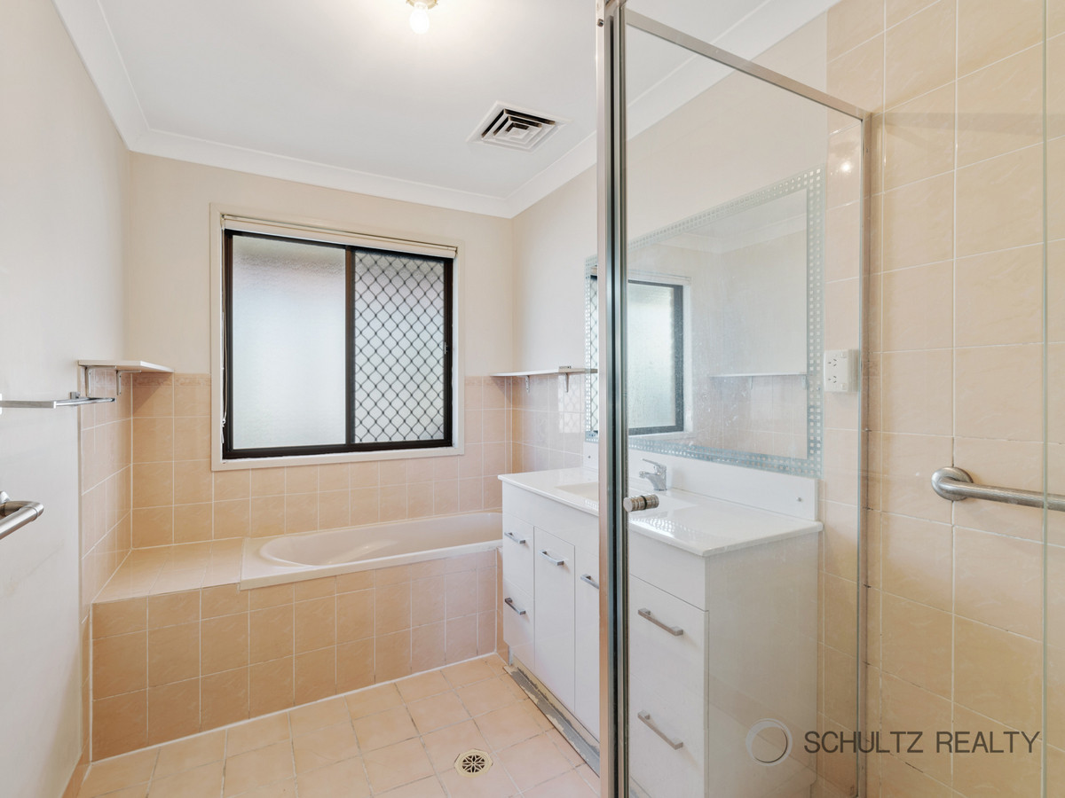64 Robert Stanley Drive, Mount Warren Park, Australia 4207, 3 Bedrooms Bedrooms, ,1 BathroomBathrooms,House,Sold,Robert Stanley Drive,1245