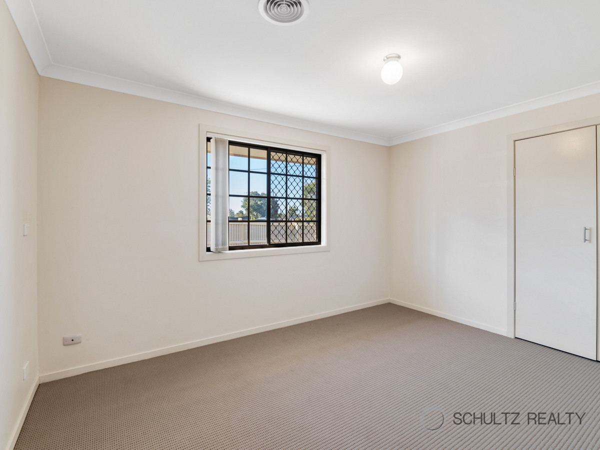 64 Robert Stanley Drive, Mount Warren Park, Australia 4207, 3 Bedrooms Bedrooms, ,1 BathroomBathrooms,House,Sold,Robert Stanley Drive,1245