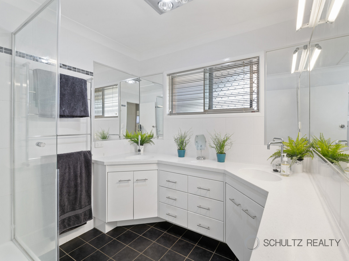 5 Scoresby Street, Mount Warren Park, Australia 4207, 3 Bedrooms Bedrooms, ,2 BathroomsBathrooms,House,For sale,Scoresby Street,1246