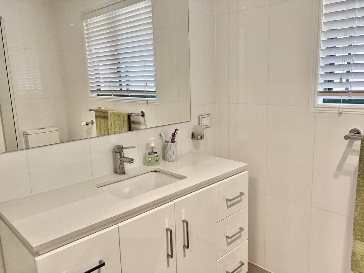 10-12 Hillview Crescent, Bahrs Scrub, Australia 4207, 4 Bedrooms Bedrooms, ,2 BathroomsBathrooms,House,For sale,Hillview Crescent,1249