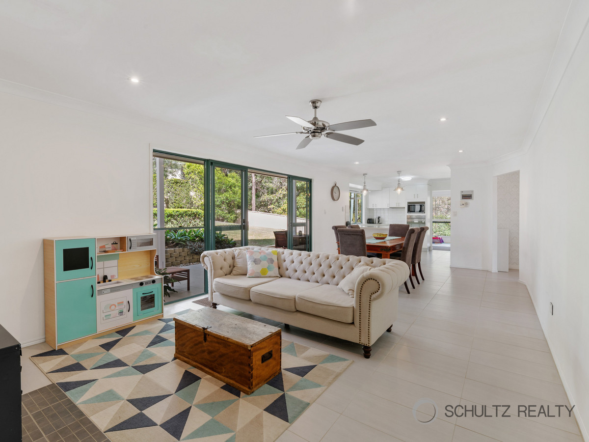 10-12 Hillview Crescent, Bahrs Scrub, Australia 4207, 4 Bedrooms Bedrooms, ,2 BathroomsBathrooms,House,For sale,Hillview Crescent,1249