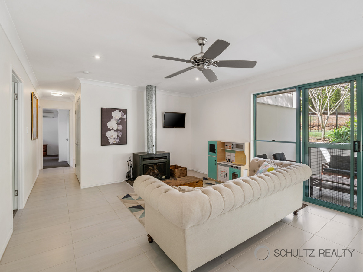 10-12 Hillview Crescent, Bahrs Scrub, Australia 4207, 4 Bedrooms Bedrooms, ,2 BathroomsBathrooms,House,For sale,Hillview Crescent,1249