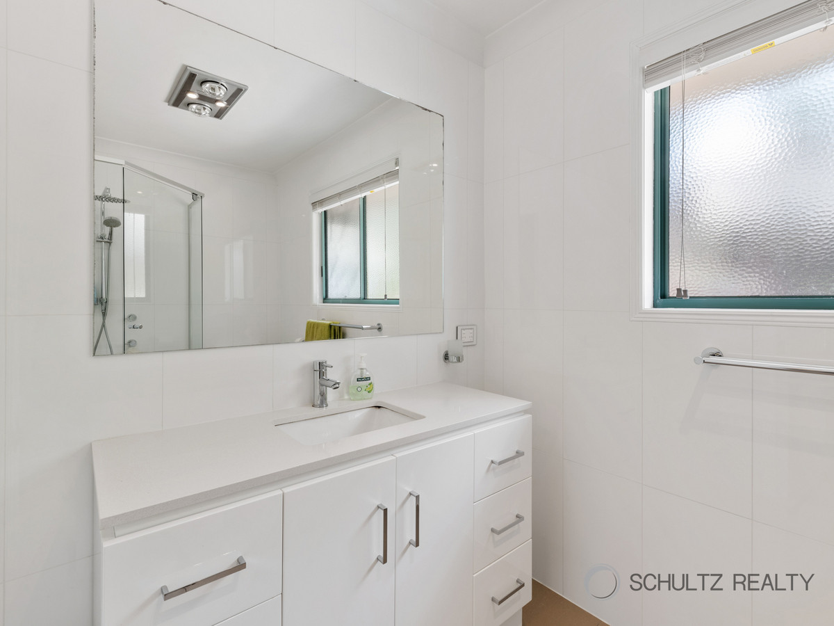 10-12 Hillview Crescent, Bahrs Scrub, Australia 4207, 4 Bedrooms Bedrooms, ,2 BathroomsBathrooms,House,For sale,Hillview Crescent,1249