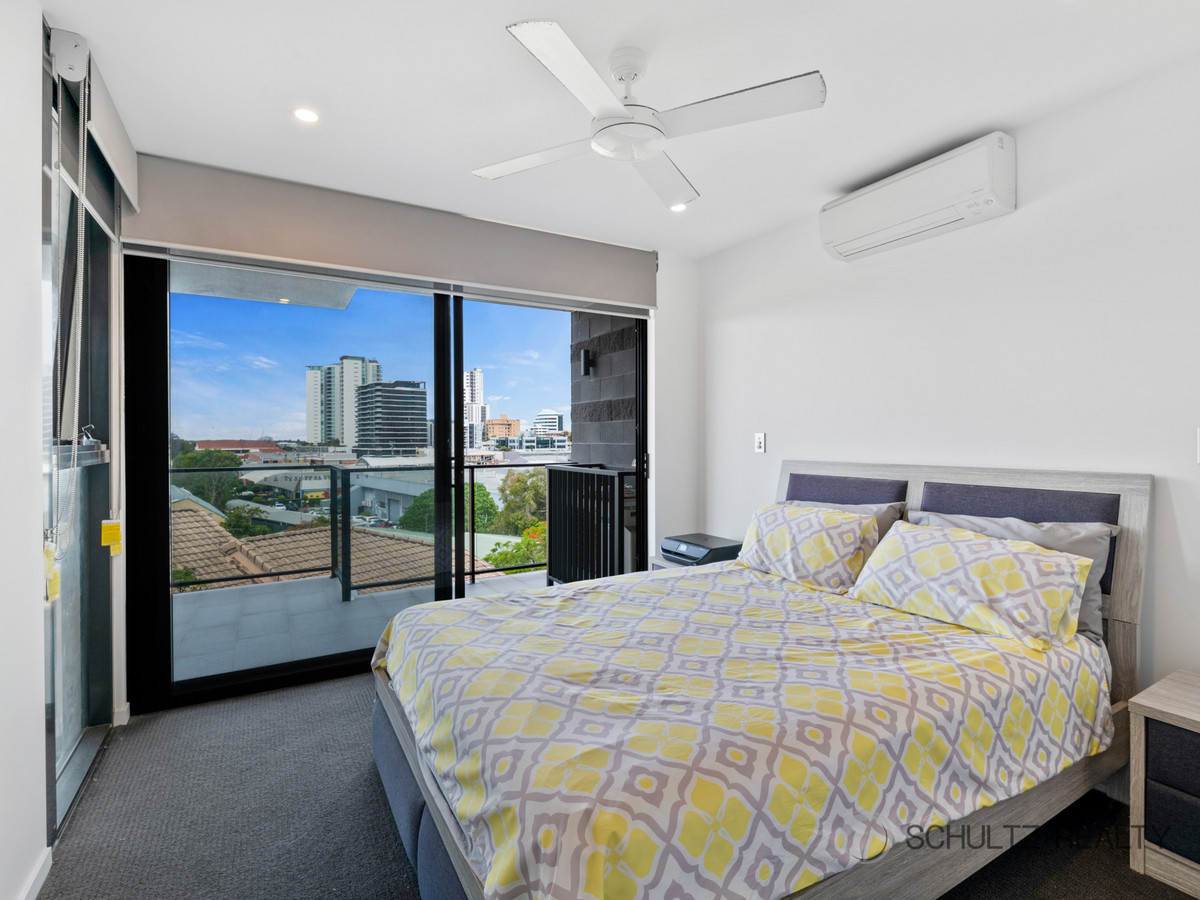 91 High Street, Southport, Australia 4215, 2 Bedrooms Bedrooms, ,2 BathroomsBathrooms,Apartment,Sold,High Street,1258