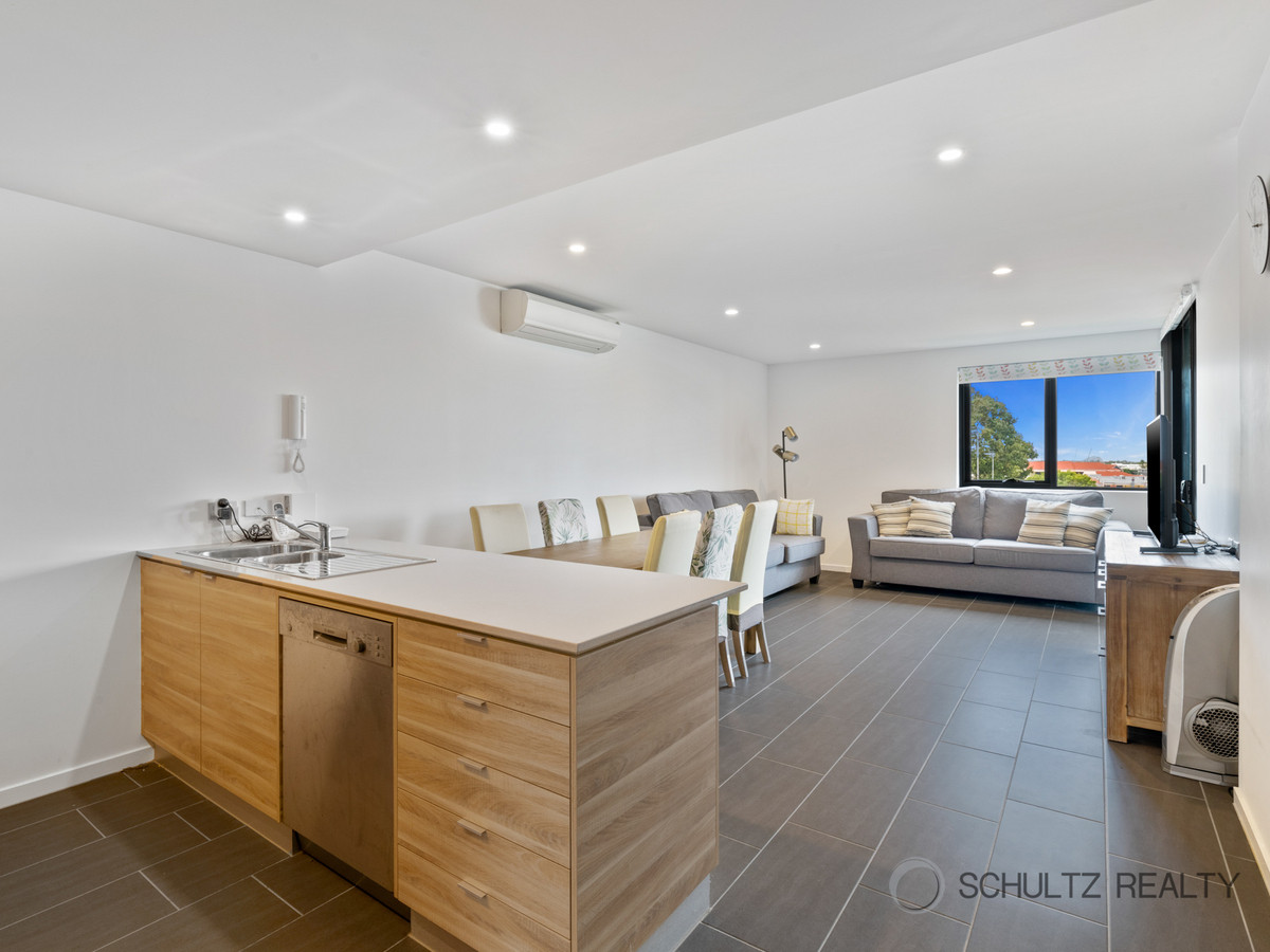 91 High Street, Southport, Australia 4215, 2 Bedrooms Bedrooms, ,2 BathroomsBathrooms,Apartment,Sold,High Street,1258