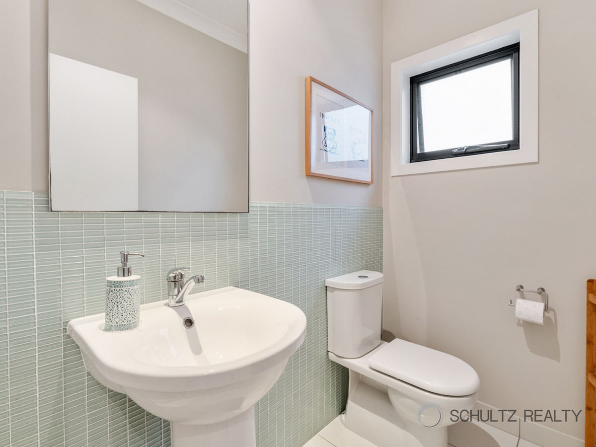 12 Galley Road, Hope Island, Australia 4212, 4 Bedrooms Bedrooms, ,2 BathroomsBathrooms,House,Sold,Galley Road,1257