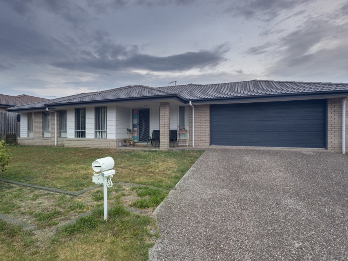 7 Skyline Circuit, Bahrs Scrub, Australia 4207, 4 Bedrooms Bedrooms, ,2 BathroomsBathrooms,House,For sale,Skyline Circuit,1262