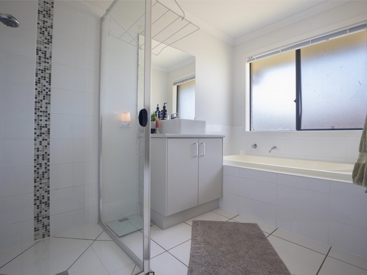 7 Skyline Circuit, Bahrs Scrub, Australia 4207, 4 Bedrooms Bedrooms, ,2 BathroomsBathrooms,House,For sale,Skyline Circuit,1262