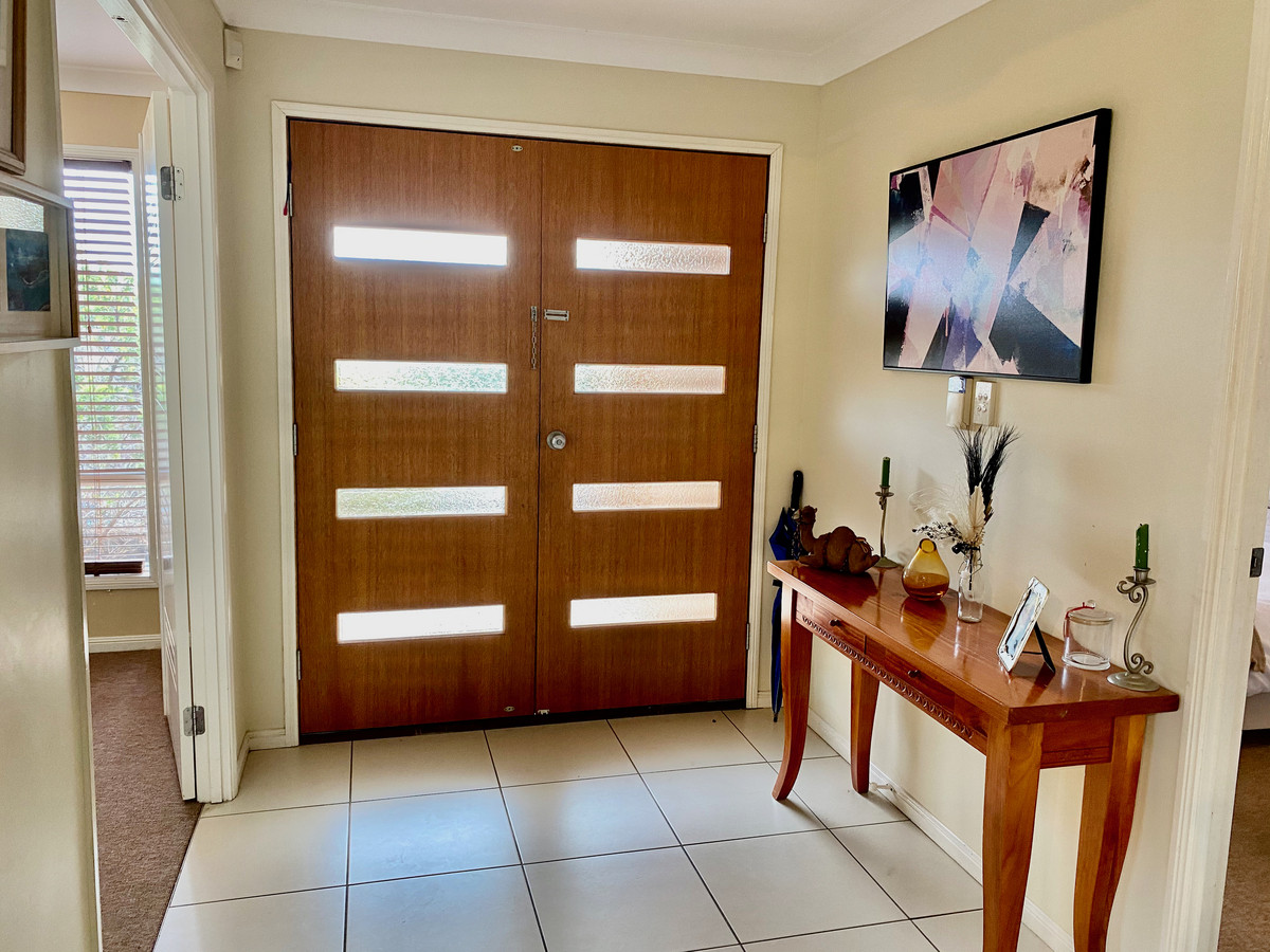 11 Breeze Court, Mount Warren Park, Australia 4207, 5 Bedrooms Bedrooms, ,2 BathroomsBathrooms,House,For sale,Breeze Court,1268