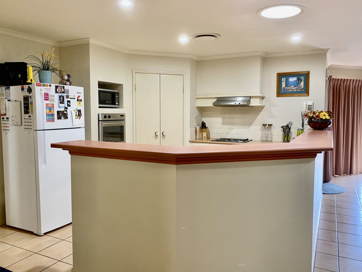 14 Forestglen Crescent, Bahrs Scrub, Australia 4207, 4 Bedrooms Bedrooms, ,2 BathroomsBathrooms,House,For sale,Forestglen Crescent,1269
