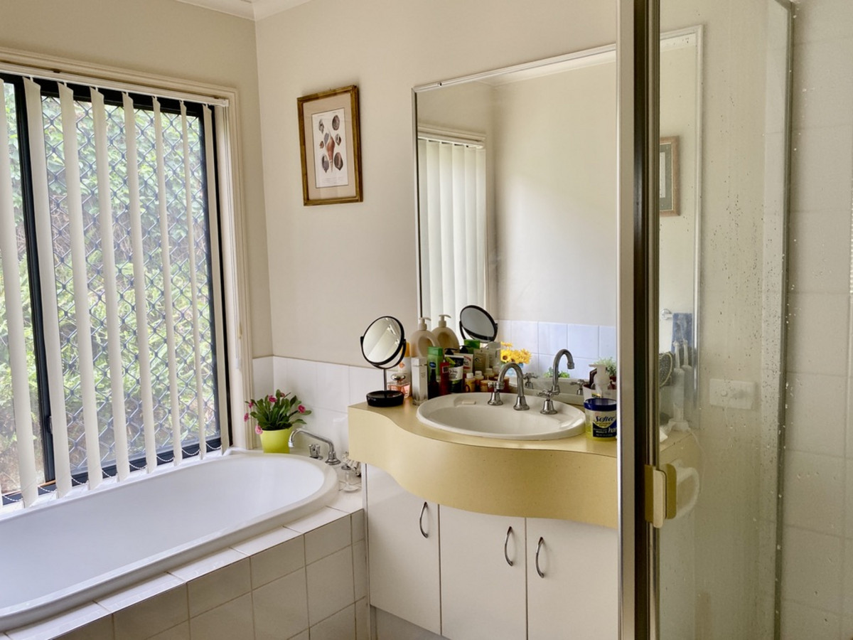 14 Forestglen Crescent, Bahrs Scrub, Australia 4207, 4 Bedrooms Bedrooms, ,2 BathroomsBathrooms,House,For sale,Forestglen Crescent,1269
