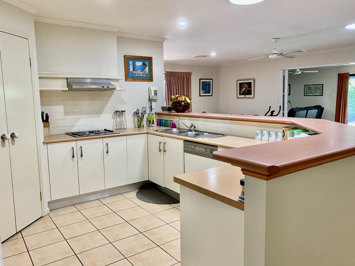 14 Forestglen Crescent, Bahrs Scrub, Australia 4207, 4 Bedrooms Bedrooms, ,2 BathroomsBathrooms,House,For sale,Forestglen Crescent,1269