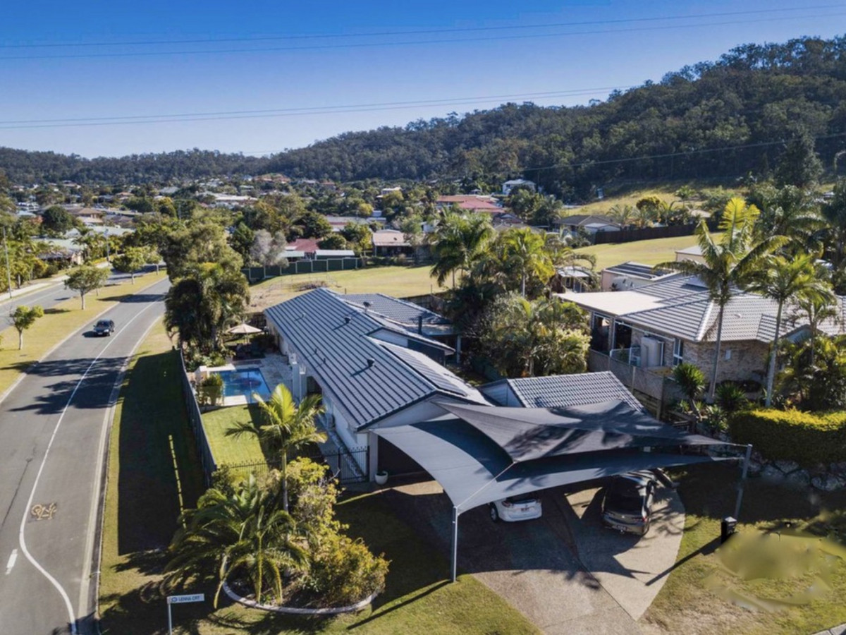 2 Lenna Court, Mount Warren Park, Australia 4207, ,3 BathroomsBathrooms,House,For sale,Lenna Court,1272