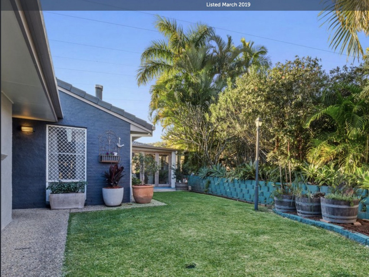 2 Lenna Court, Mount Warren Park, Australia 4207, ,3 BathroomsBathrooms,House,For sale,Lenna Court,1272