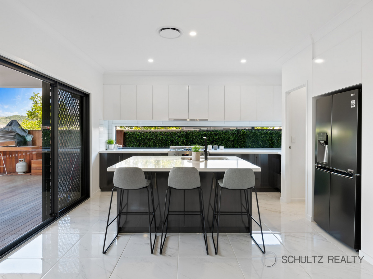 1 Bronzewing Circuit, Bahrs Scrub, Australia 4207, 4 Bedrooms Bedrooms, ,2 BathroomsBathrooms,House,Sold,Bronzewing Circuit,1276