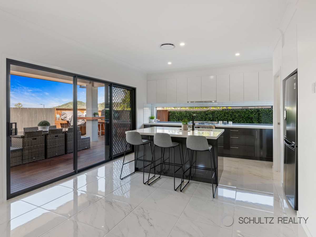 1 Bronzewing Circuit, Bahrs Scrub, Australia 4207, 4 Bedrooms Bedrooms, ,2 BathroomsBathrooms,House,Sold,Bronzewing Circuit,1276